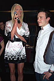 Frankfurts Multifunktions-Diva Marlene Deluxe, Entree im „Silk“, dem Restaurant im „Cocoon-Club“, moderierte den Abend (Foto: Marikka-Laila Maisel)